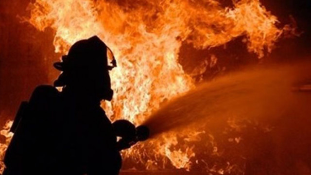 42 годишен мъж е пострадал при пожар в дома си в