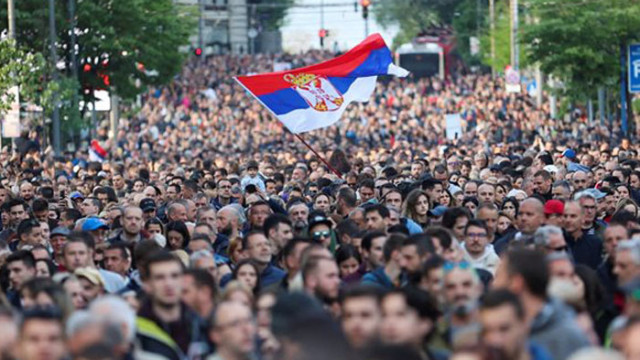 Хиляди сърби се включиха снощи в протеста Сърбия против насилието