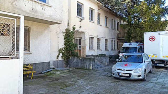 Отмъкнаха лекарства и радиатори от Тубдиспансера във Варна