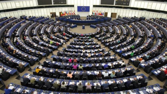 С голямо мнозинство Европейският парламент подкрепи задействането на спешна процедура