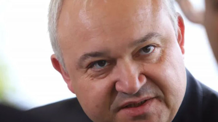 Има конкретни данни, които сочат към определени лица. Има информация