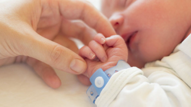 Първо бебе с ДНК от трима души е родено във