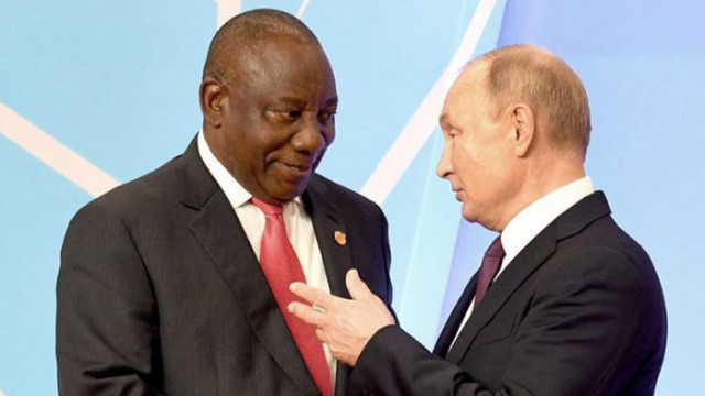 Руският президент Владимир Путин и южноафриканският му колега Сирил Рамафоса се споразумяха в петък да