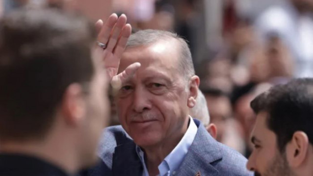 Въз основа на 63 от преброените гласове Ердоган води с 51 06
