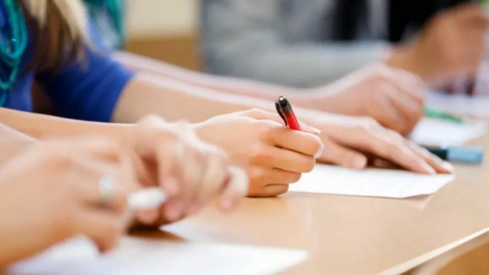 Близо 600 учители и университетски преподаватели от цялата страна ще