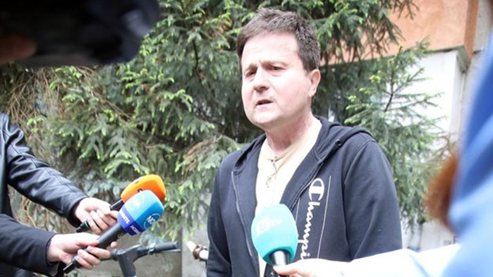 Щетите, които гръмналата тротинетка нанесе по апартамента на Цветан Недялков (СНИМКИ)