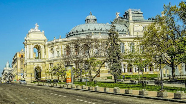 Българи в Одеса: В различни части на града се чуха взривове