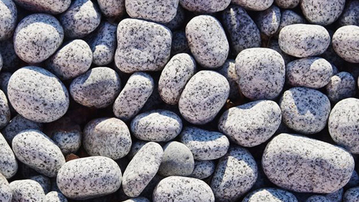 Две деца замеряли автомобил с камъни в столицата. За това