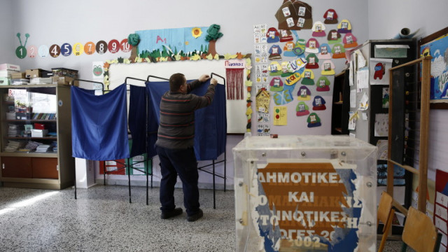 Гърция провежда в неделя парламентарни избори които вероятно ще завършат с