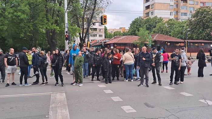 Блокади на места, на които при тежки катастрофи са отнети