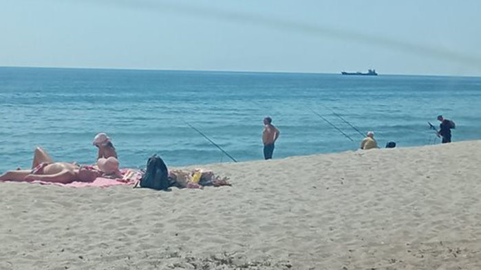 До полунощ в отделни планински райони все още ще превалява.