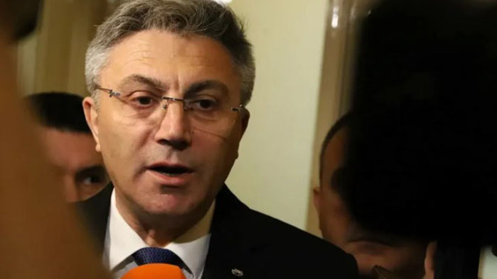 Ние за сега не сме поканени на разговори и не