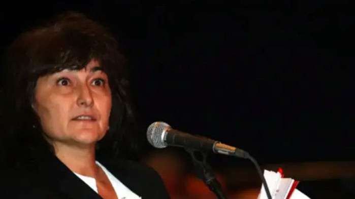 Днешното време е време, което разрушава традицията, поставя кръст на