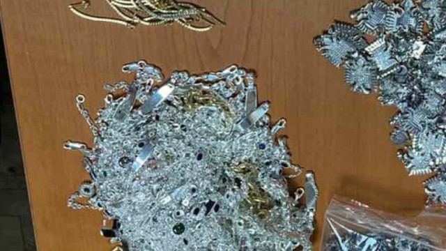 Митнически служителите откриха сребърни накити на стойност над 33 000