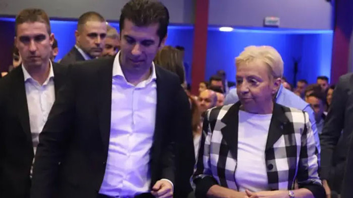 Дамянова призова ПП за малко мълчание