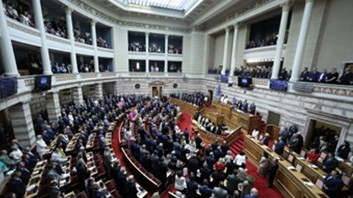 Само седмица след изборите гръцките депутати положиха клетва