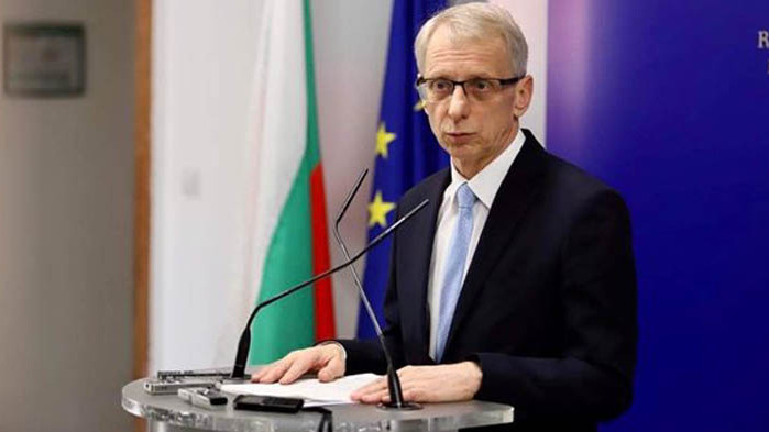 Номинираният за премиер с втория мандат Николай Денков намекна, че