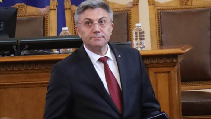 Да има правителство е задължително. От кого? От рамбовци, които