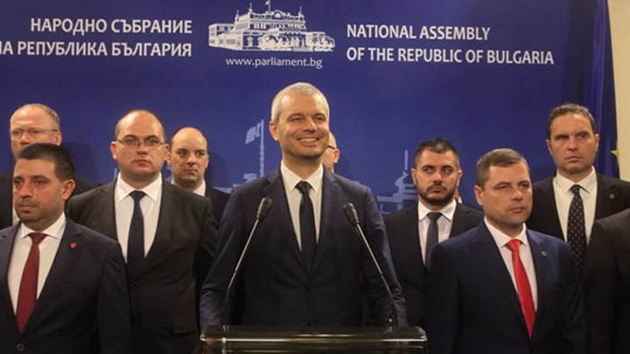 Със скандал между Възраждане и Продължаваме промяната и 10-минутна почивка