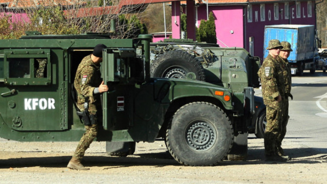 НАТО има готовност да разположи още войски в Косово за