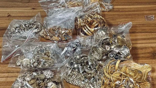 Митнически служители откриха контрабандно пренасяне 4 3 кг златни накипи