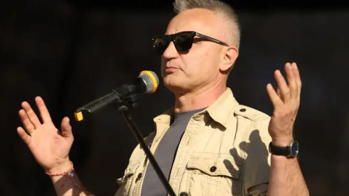 Захари Карабашлиев: Бесни са -- цялото президентско войнство русороби...