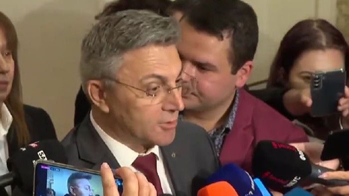 Не сме обсъждали кабинет и не участваме в такива разговори.