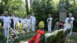 Варненци поднесоха цветя и венци пред паметника на Христо Ботев в Морската градина