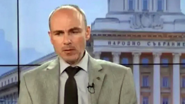 Доц. Петър Чолаков: Новите управляващи ще отстранят Гешев до седмица