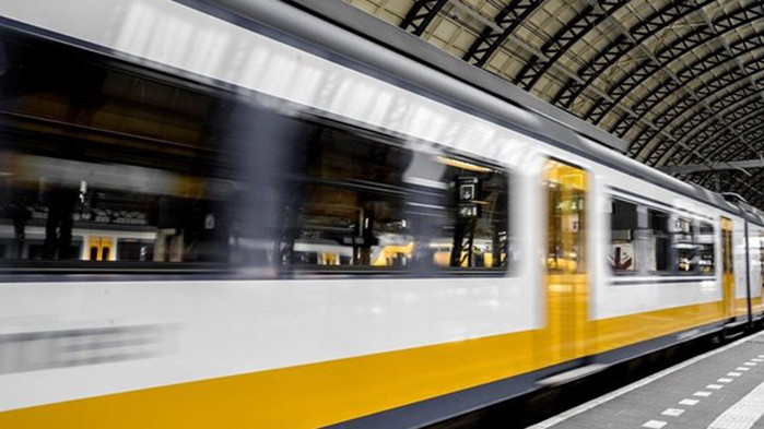 "Дойче телеком" пуска по-бърз интернет във влаковете