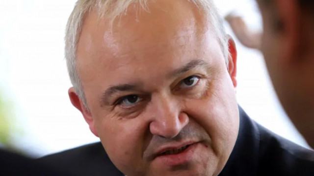 МВР министърът предозира, пази Румен Радев в социалните мрежи (СНИМКИ)