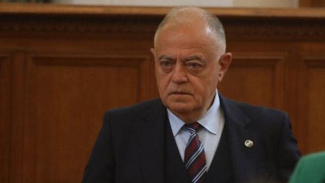 Атанас Атанасов: Ако няма редовен кабинет, управлението на Радев ще продължи