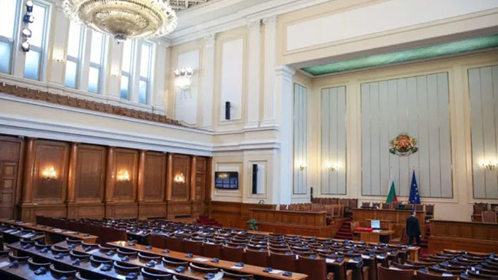 Парламентът гласува проектокабинета „Денков-Габриел“