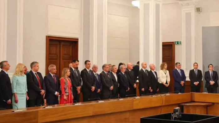 Предстои днес новият Министерски съвет да проведе първото си заседание.