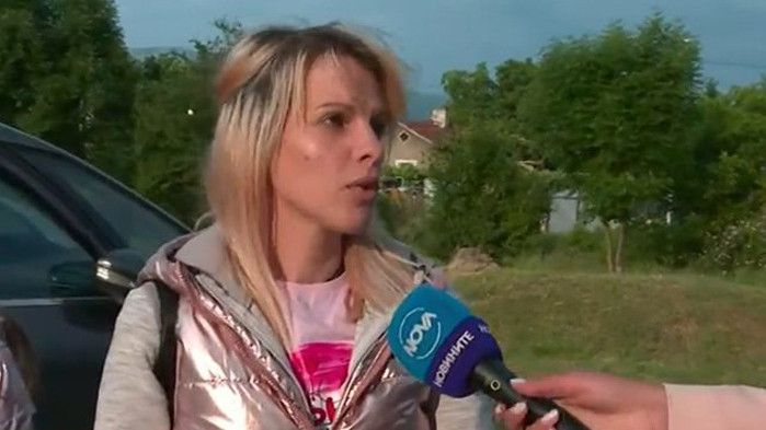 Вандали разбиха кола и откраднаха видеорегистратор в столичния кв. Левски-В.