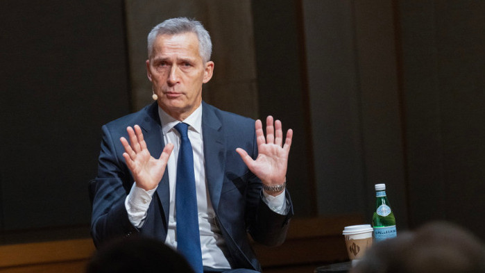 Приоритетът на НАТО е да помогне на Украйна във войната