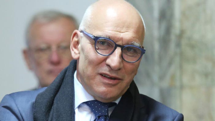 Хората да дишат спокойно и да гледат скептично на заплахите