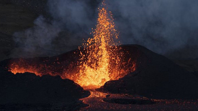 Продължава да изригва лава от вулкана Килауеа на Хавайските острови