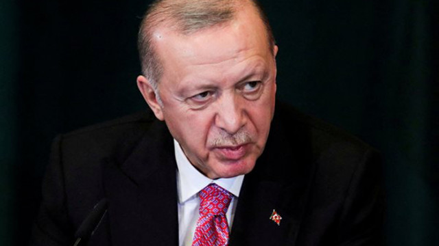 Турският президент Реджеп Ердоган пристигна снощи в Азербайджан след като