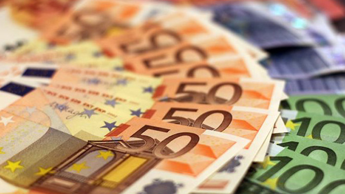 Еврото поскъпна до 1,08 долара в междубанковата търговия