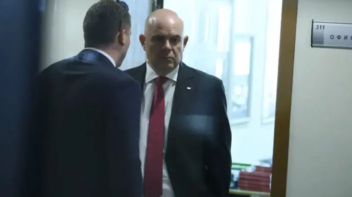 Насрочено е изслушване на главния прокурор Иван Гешев на заседанието