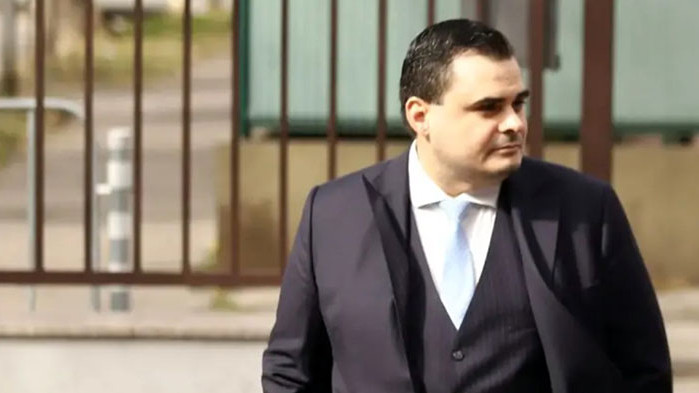 Със сигурност Иван Гешев ще се пробва в политиката.“ Това