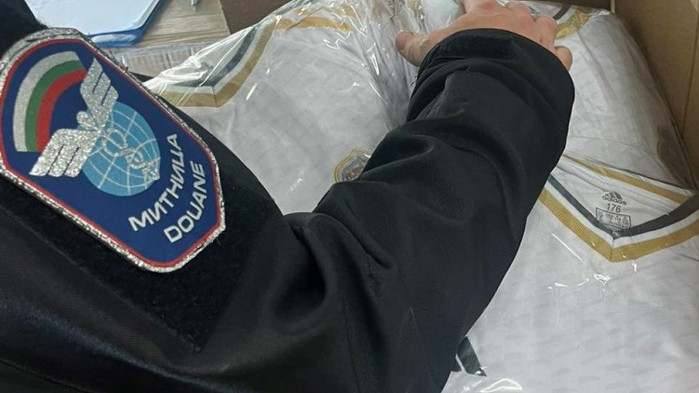 Митническите служители на МП Капитан Андреево са задържали 158 538 артикула,
