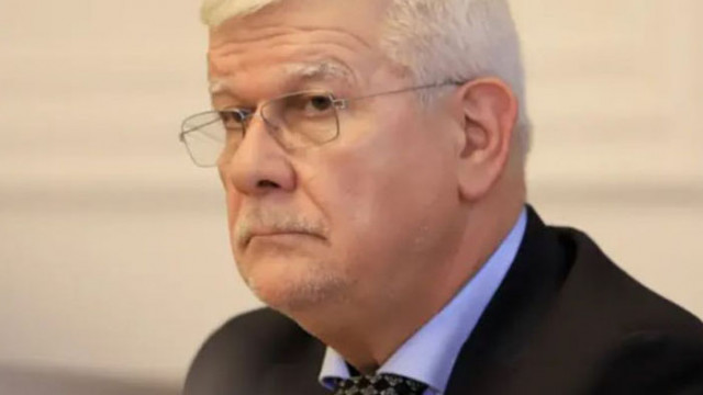 Министърът на земеделието Кирил Вътев е заплашил че ще хвърли