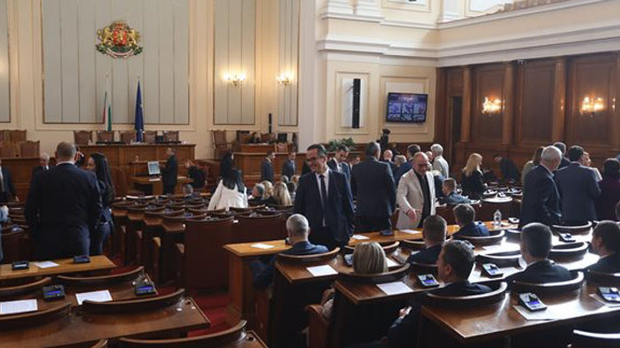 Не може да правим социална политика за цял един народ,