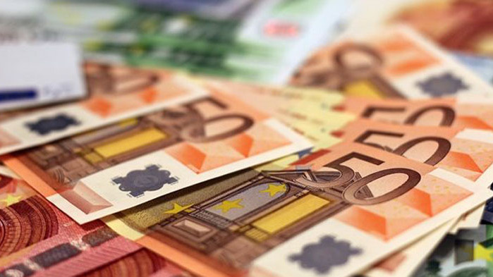 Курсът на еврото днес премина границата от 1,09 долара, съобщиха