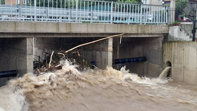 От снощи и през цялата нощ до момента в област
