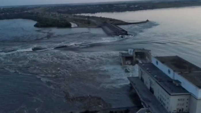Река Днепър е изключително замърсена след разрушаването на Каховската ВЕЦ