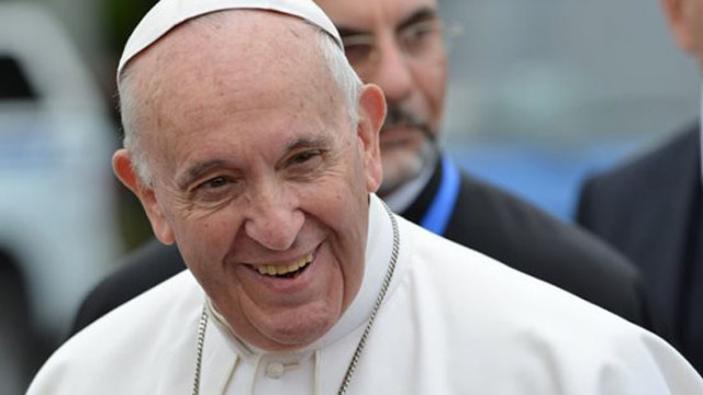 Папата посети монахини, след като го изписаха от болницата