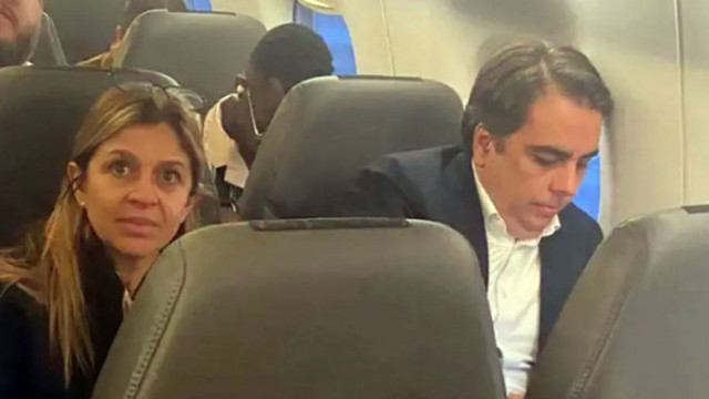 В самолета на връщане от Брюксел са били засечени министърът